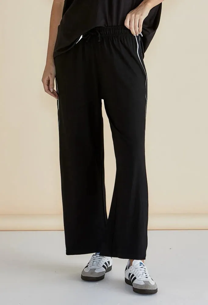 Betty Basics - Evelyn Wide Leg Jogger - Black