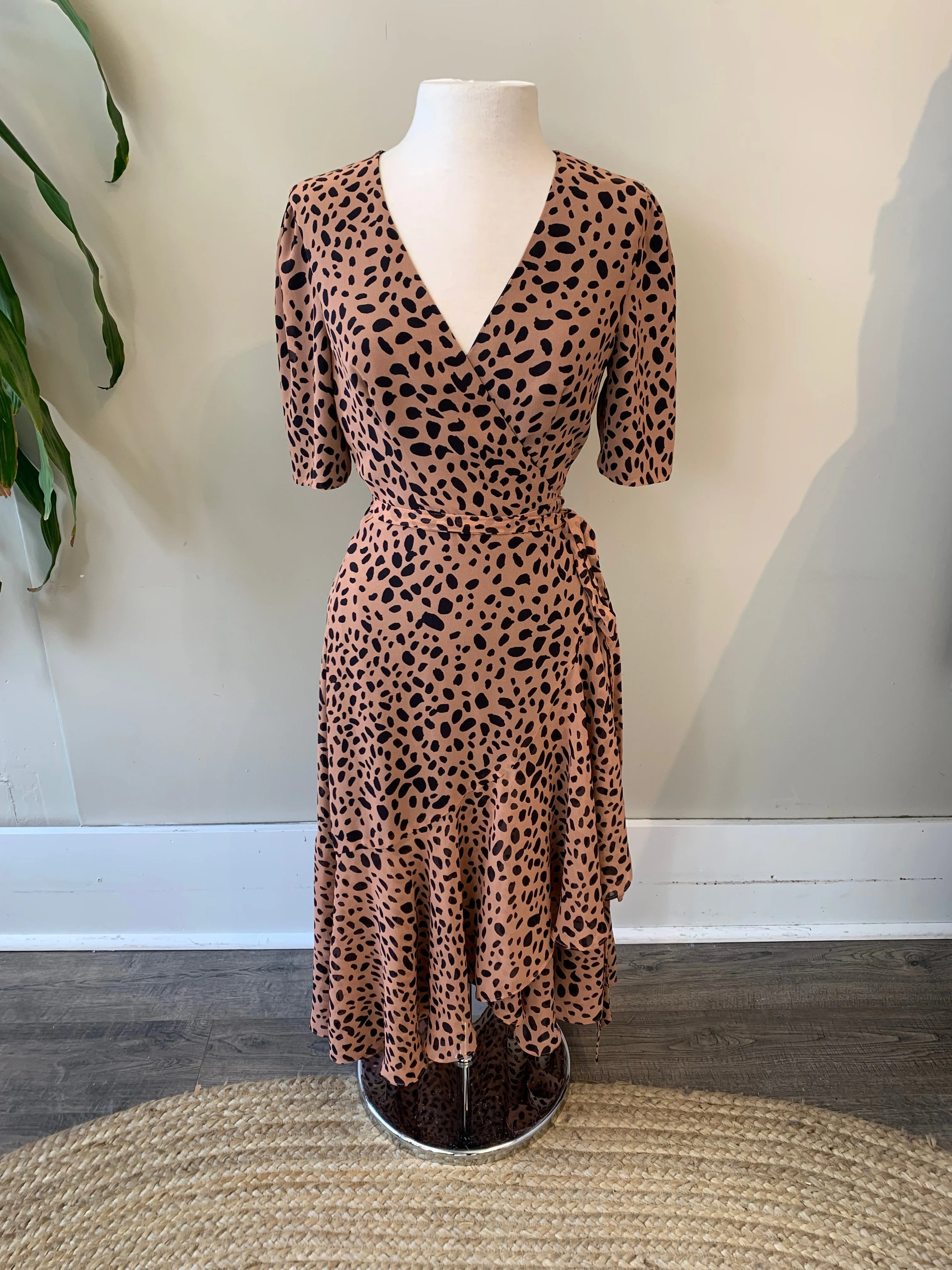 Fame and Partners Size 6 Dress