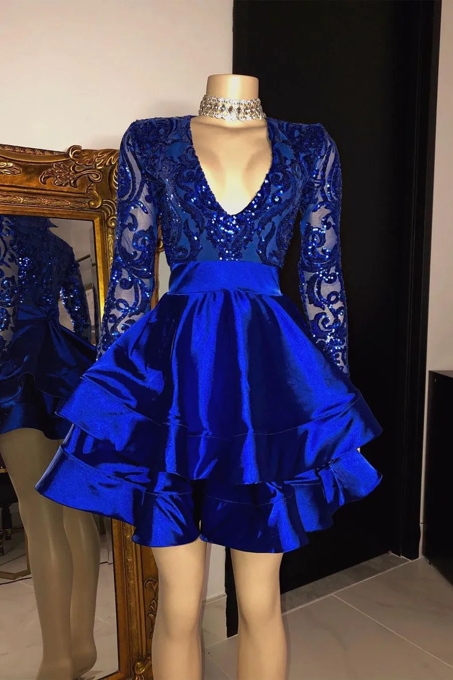 Long Sleeves V-Neck Lace Prom Dress Sequins Blue Short