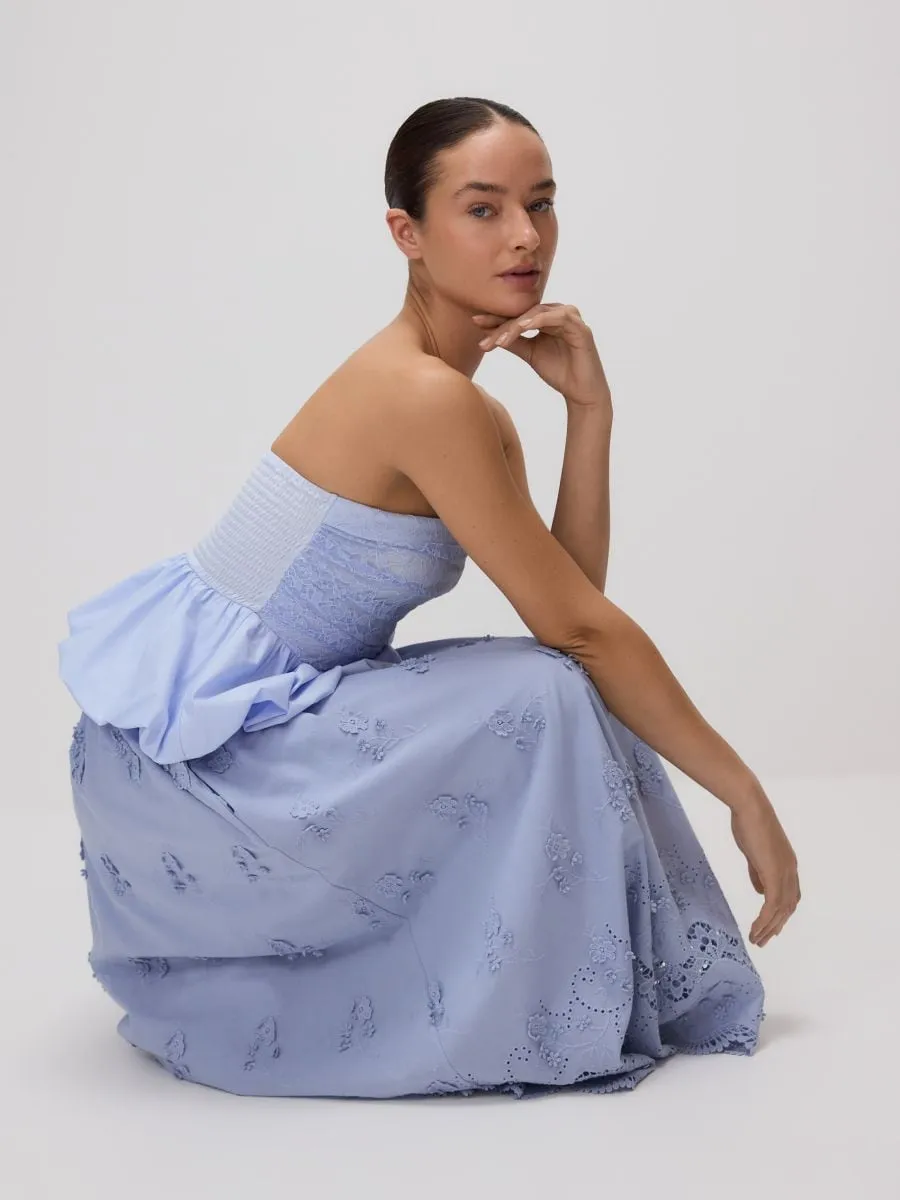 Maxi skirt with embroidered flowers