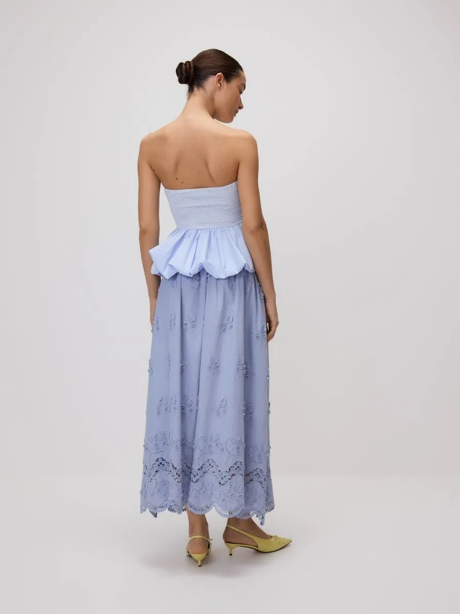 Maxi skirt with embroidered flowers