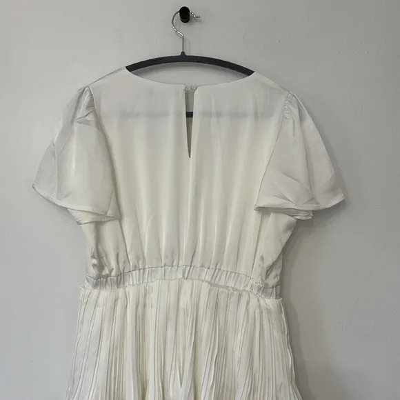 NWOT Lulus Twirl-wind Romance White Satin Pleated Tiered Short Sleeve Midi Dress