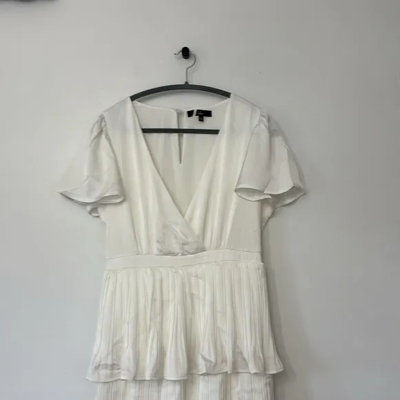 NWOT Lulus Twirl-wind Romance White Satin Pleated Tiered Short Sleeve Midi Dress