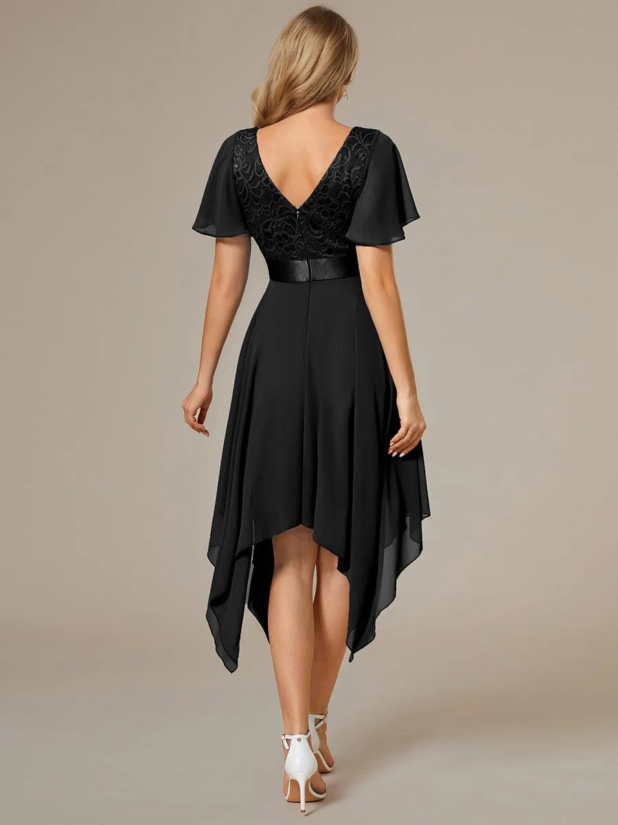 Robe de demoiselle d'honneur à ourlet asymétrique taille empire manches courtes longueur genou