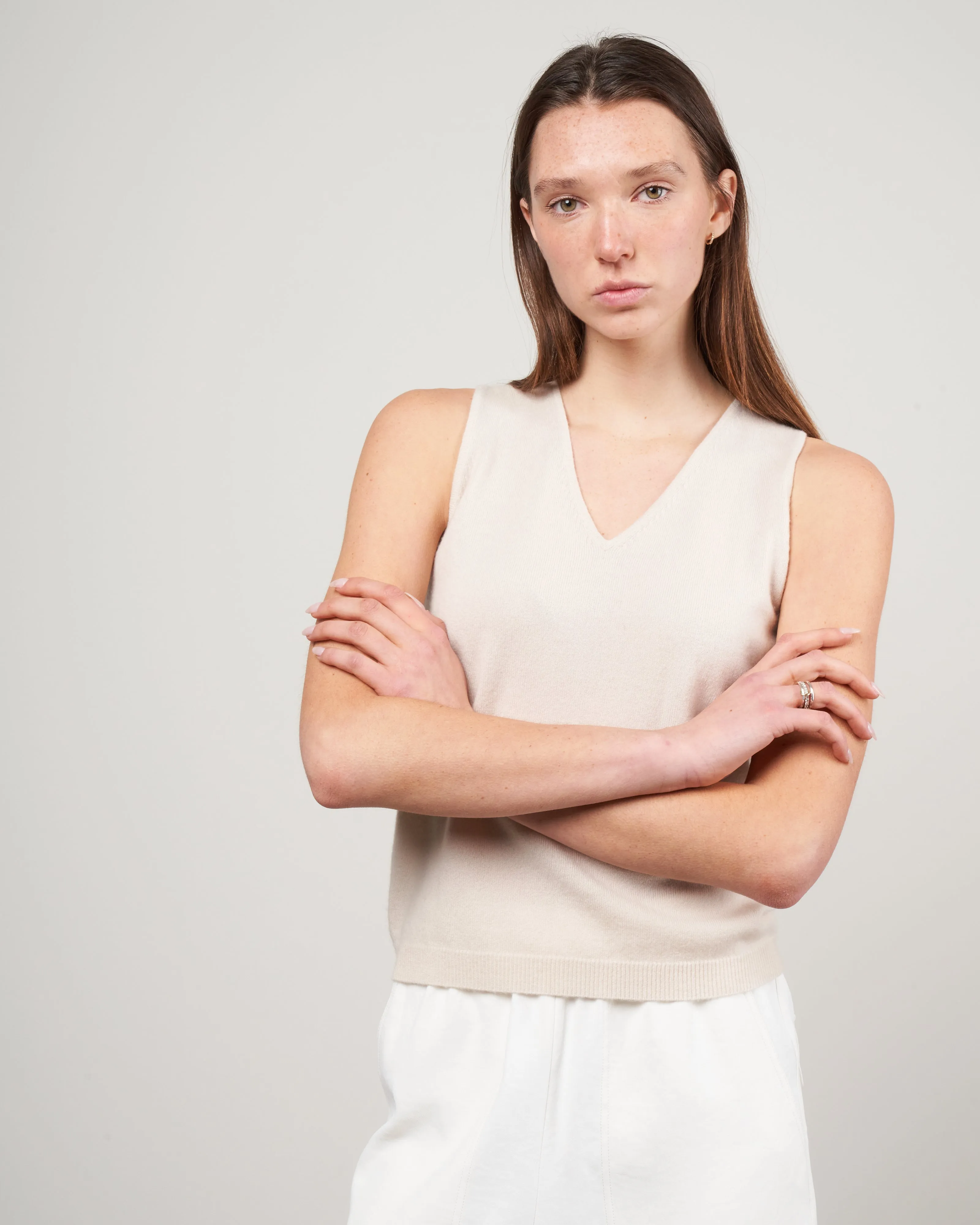 v top - light beige