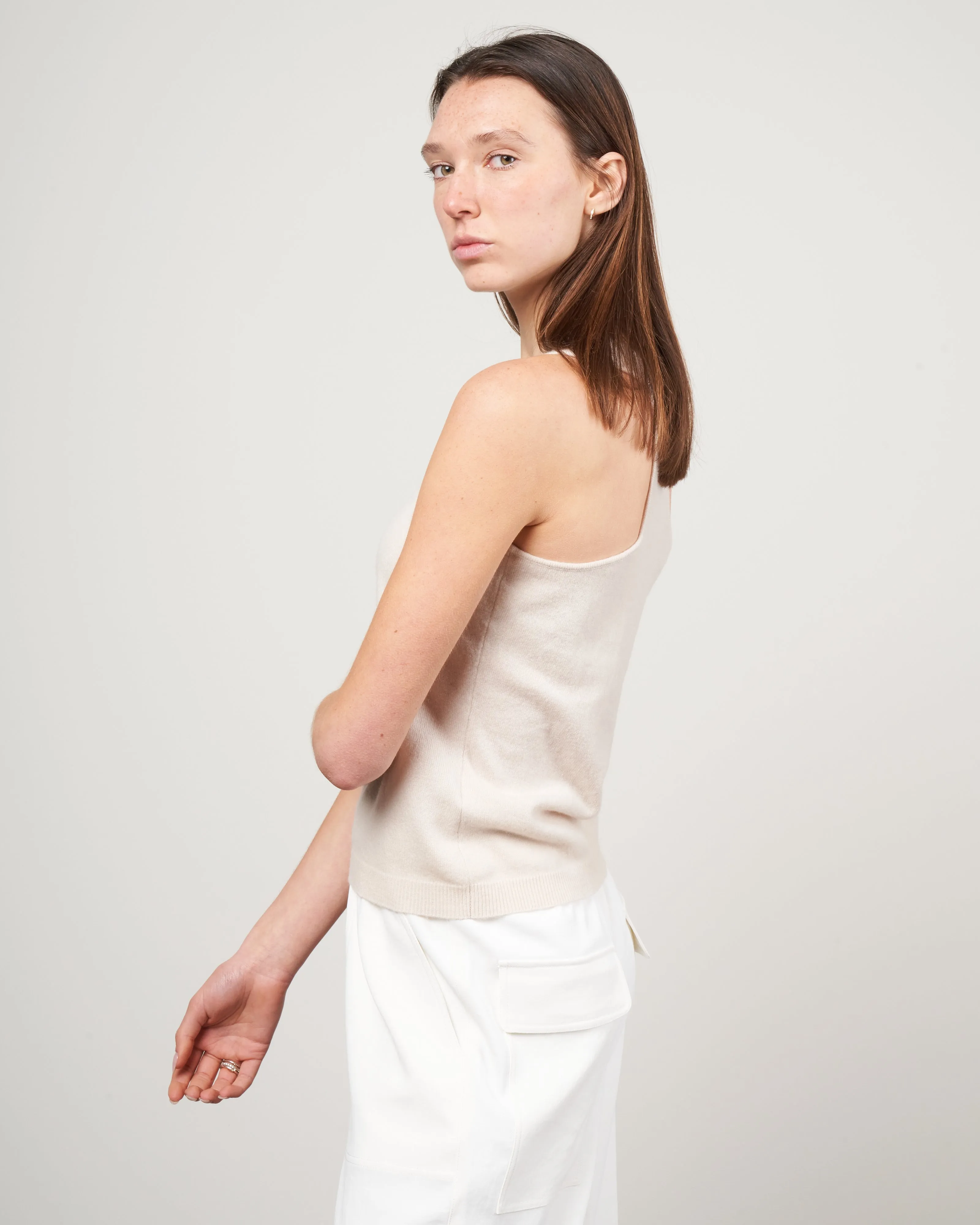 v top - light beige