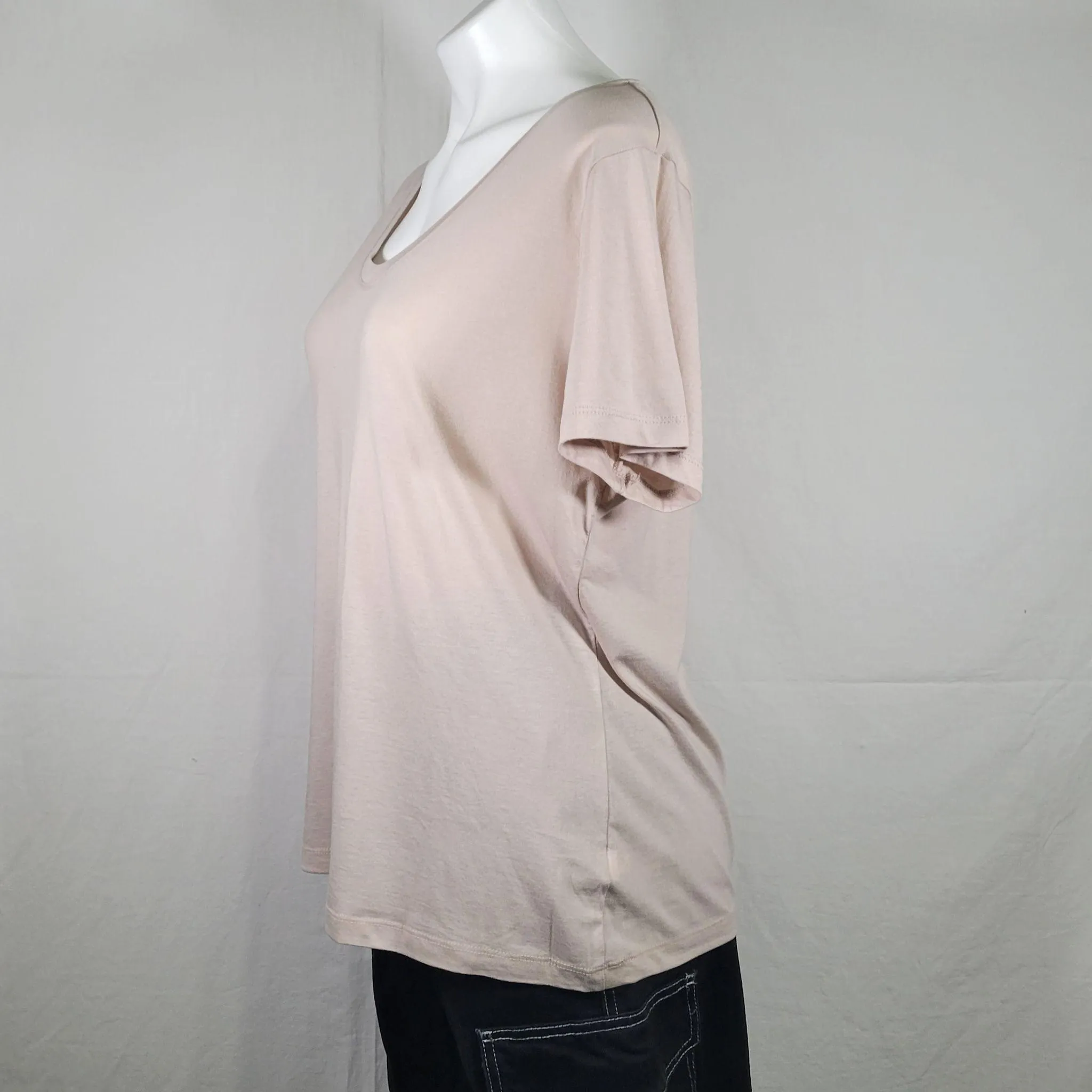 Women's Short Sleeve Scoop Neck T-Shirt