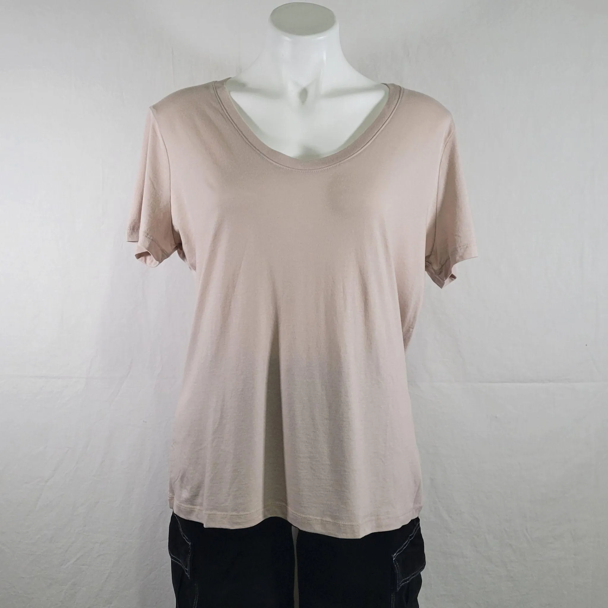 Women's Short Sleeve Scoop Neck T-Shirt