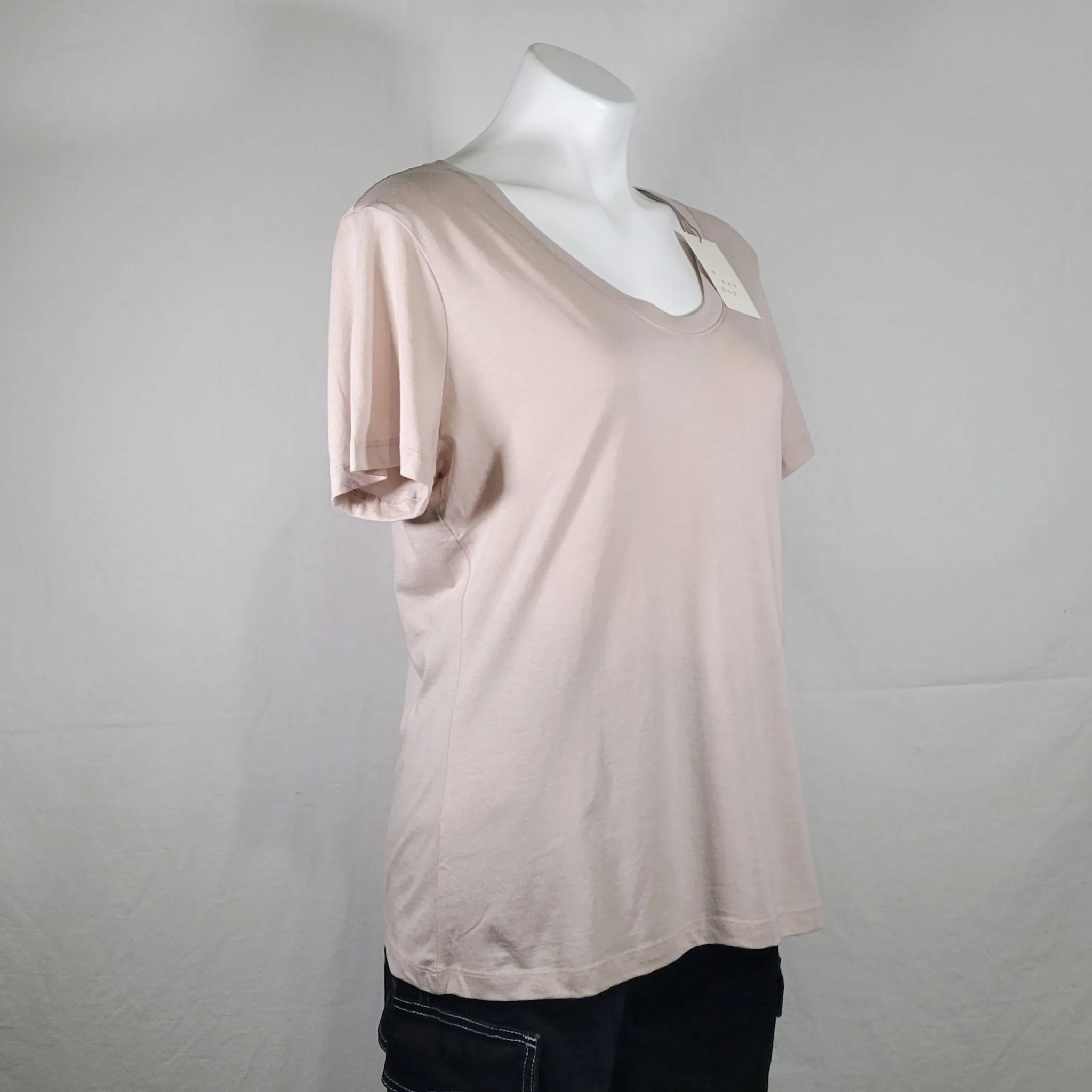 Women's Short Sleeve Scoop Neck T-Shirt